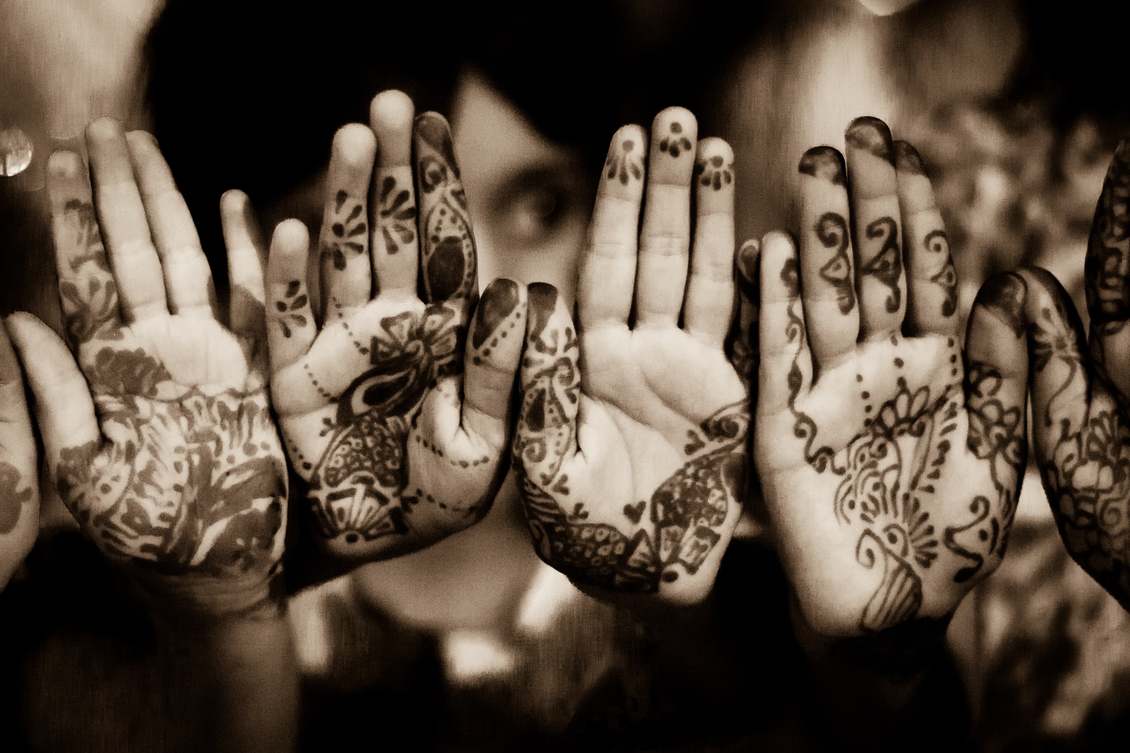 Henna-Bemalung auf einer Hand